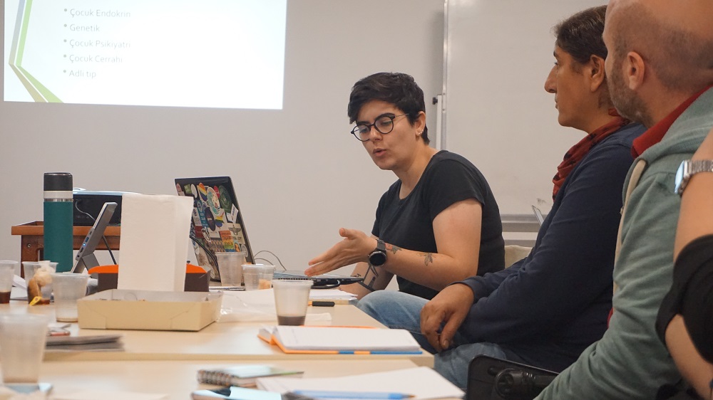 2-yasinda-ameliyat-edilen-interseksler-bugun-doktorlari-sorguluyor-3 2-yasinda-ameliyat-edilen-interseksler-bugun-doktorlari-sorguluyor-3