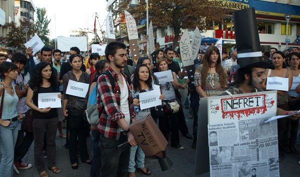 homofobik-nefret-soyleminin-kasim-ayi-sosyal-seyri-3 homofobik-nefret-soyleminin-kasim-ayi-sosyal-seyri-3