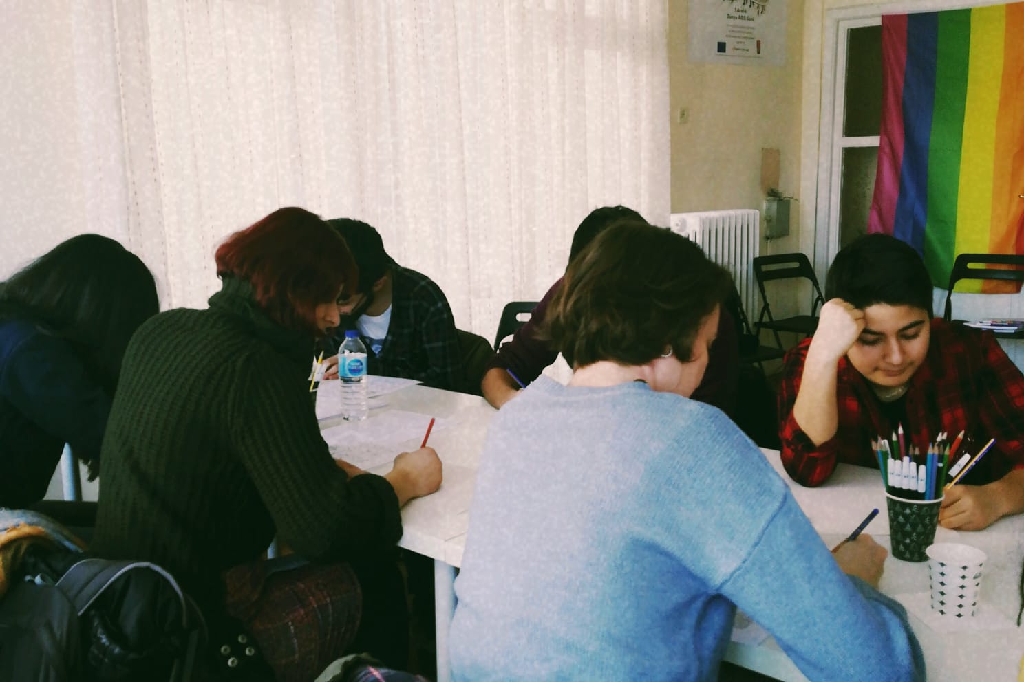 karikatur-okulu-karikaturist-emre-yilmaz-i-agirladi-2 karikatur-okulu-karikaturist-emre-yilmaz-i-agirladi-2