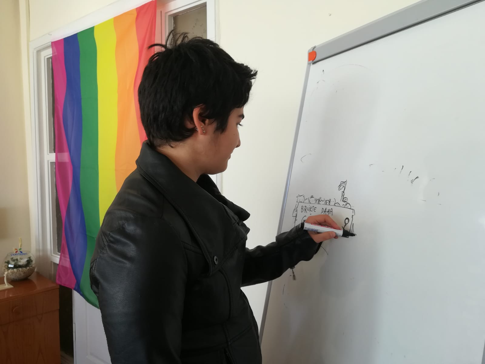 karikatur-okulu-nda-8-mart-cizildi-1 karikatur-okulu-nda-8-mart-cizildi-1