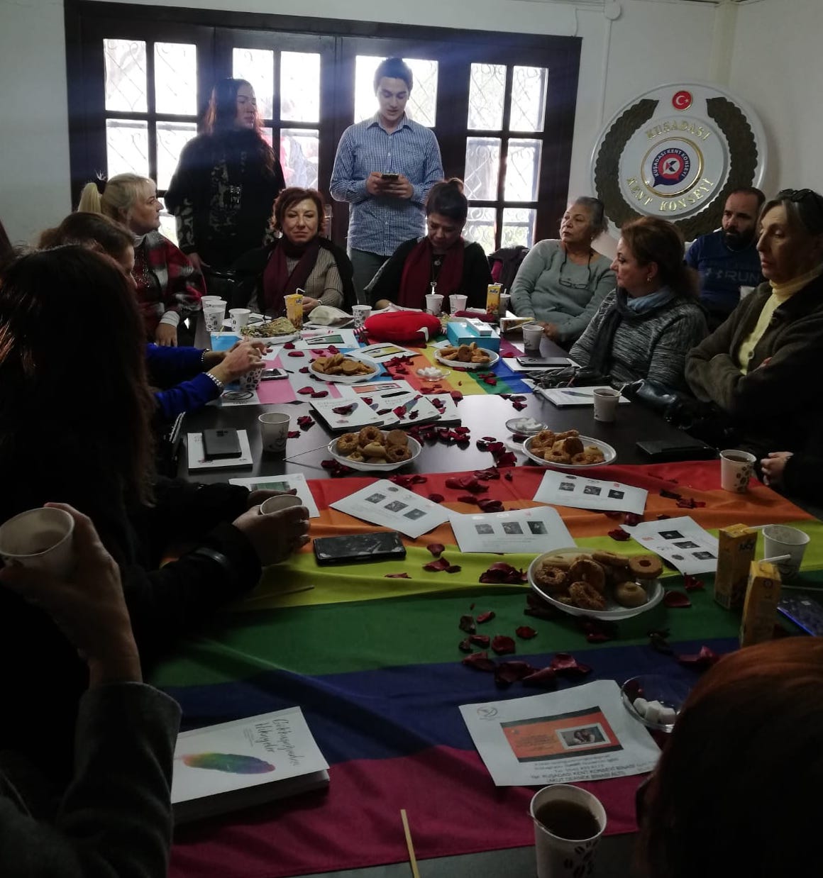 kusadasi-nda-lgbti-haklari-konusuldu-eylul-cansin-anildi-2 kusadasi-nda-lgbti-haklari-konusuldu-eylul-cansin-anildi-2