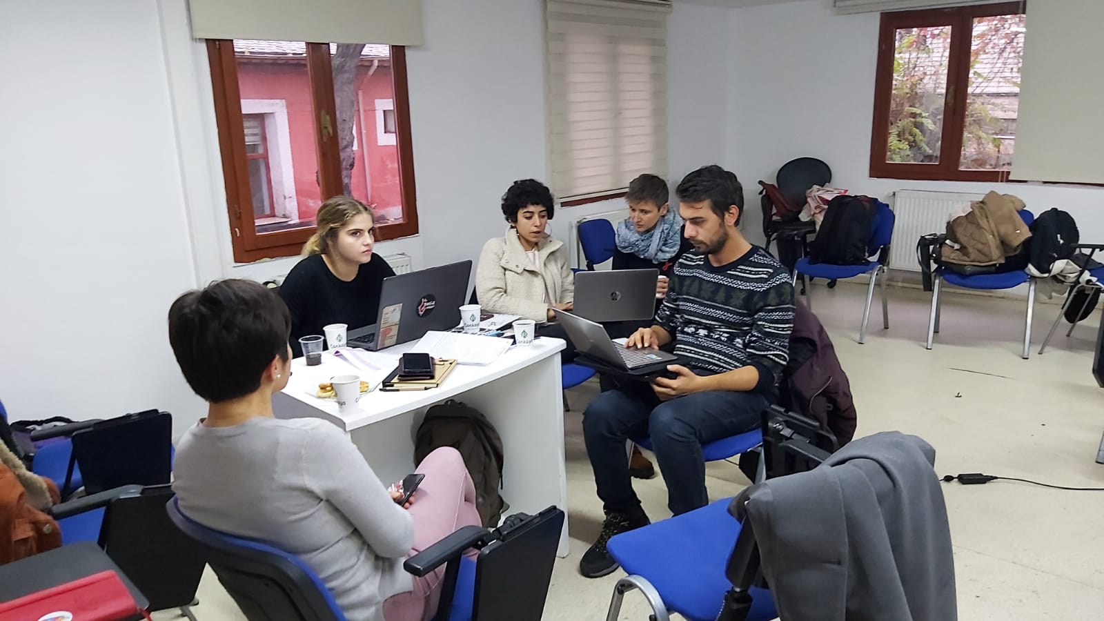 sivil-toplum-orgutleri-hiv-aids-kontrol-programi-ni-tartisti-2 sivil-toplum-orgutleri-hiv-aids-kontrol-programi-ni-tartisti-2