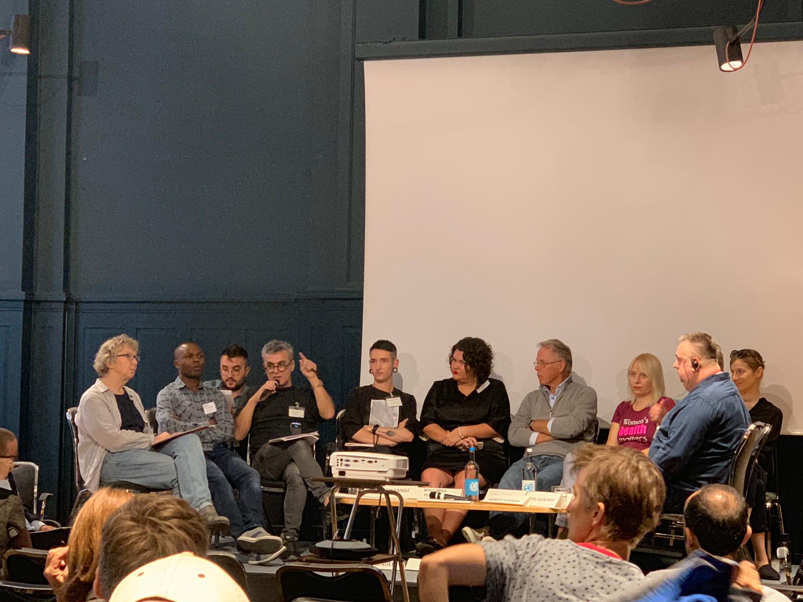 vatandaslik-ve-dunya-politikalari-hiv-aids-aktivizmini-nasil-etkiliyor-1-1 vatandaslik-ve-dunya-politikalari-hiv-aids-aktivizmini-nasil-etkiliyor-1-1